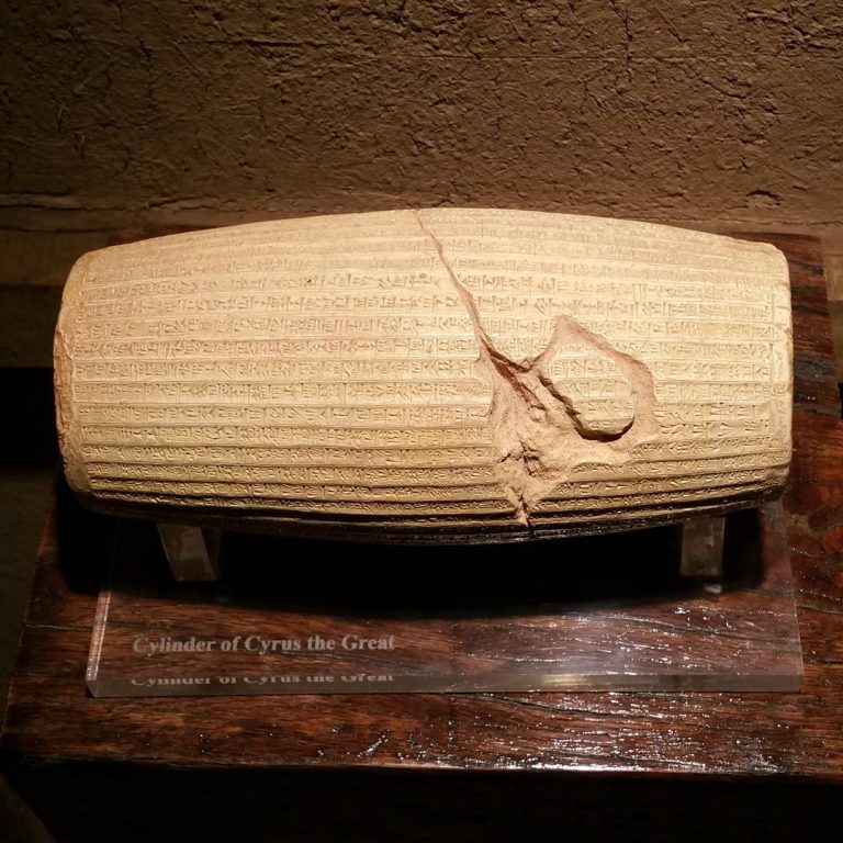 Split Screen Left Gallery