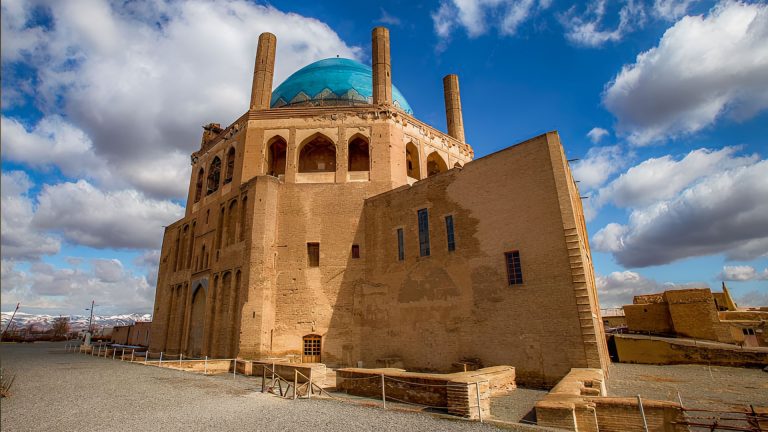 بازسازی برج و باروی گنبد سلطانیه