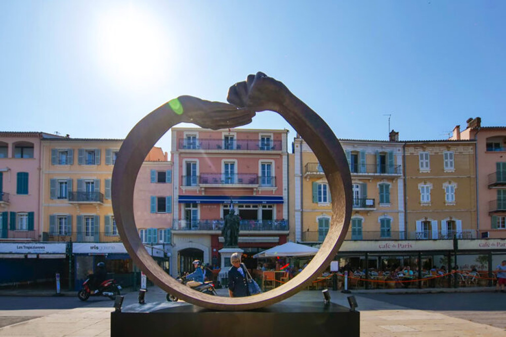 LORENZO-QUINN-SAINT-TROPEZ-SUMMER-2023-
